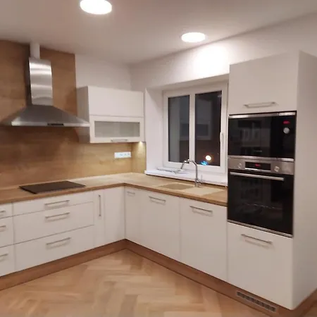 4 Izbovy Apartment